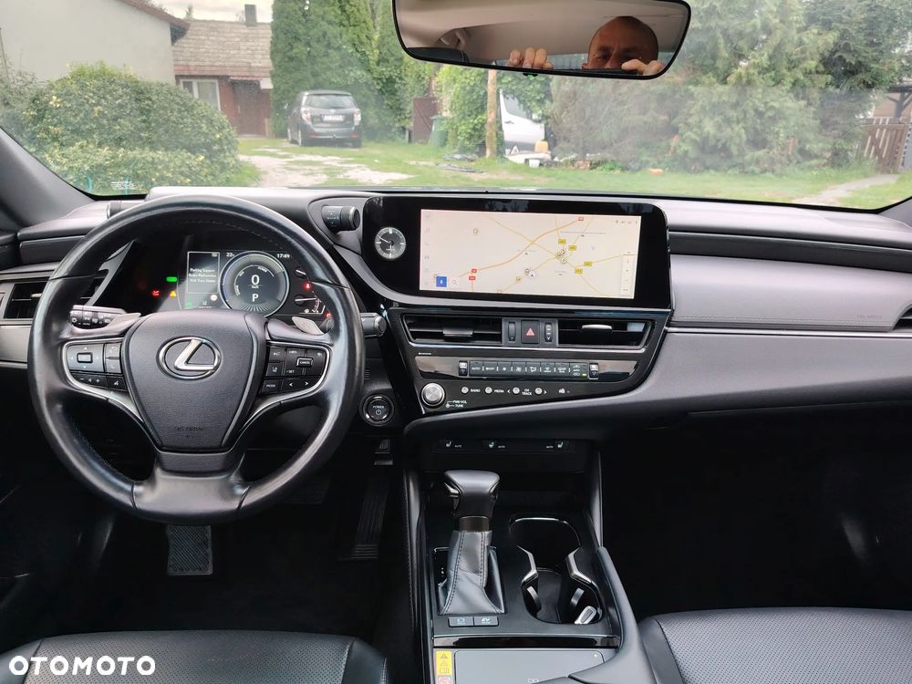 Lexus ES 300h Business Edition - 30