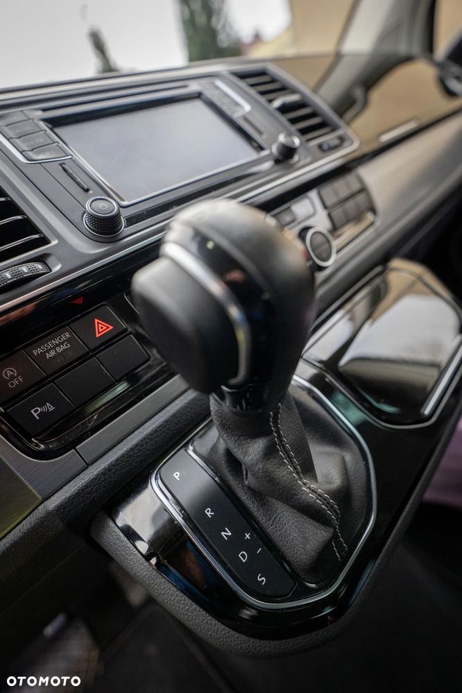 Volkswagen Multivan - 18