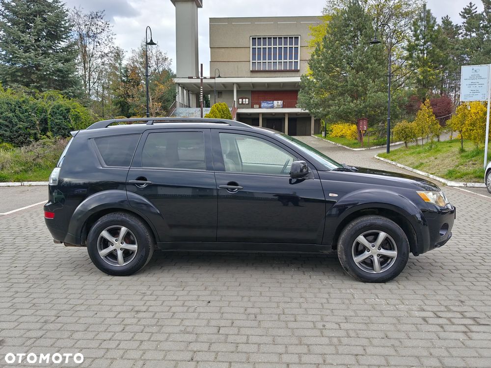 Mitsubishi Outlander 2.4 4WD CVT Intense - 3