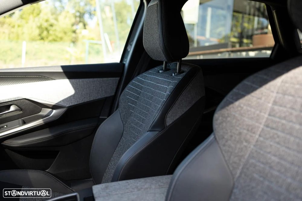 Peugeot E-3008 73 kWh Allure - 28
