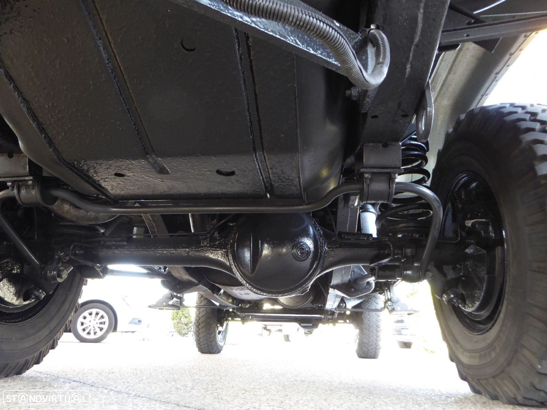 Land Rover Defender 110 TD4 - 19