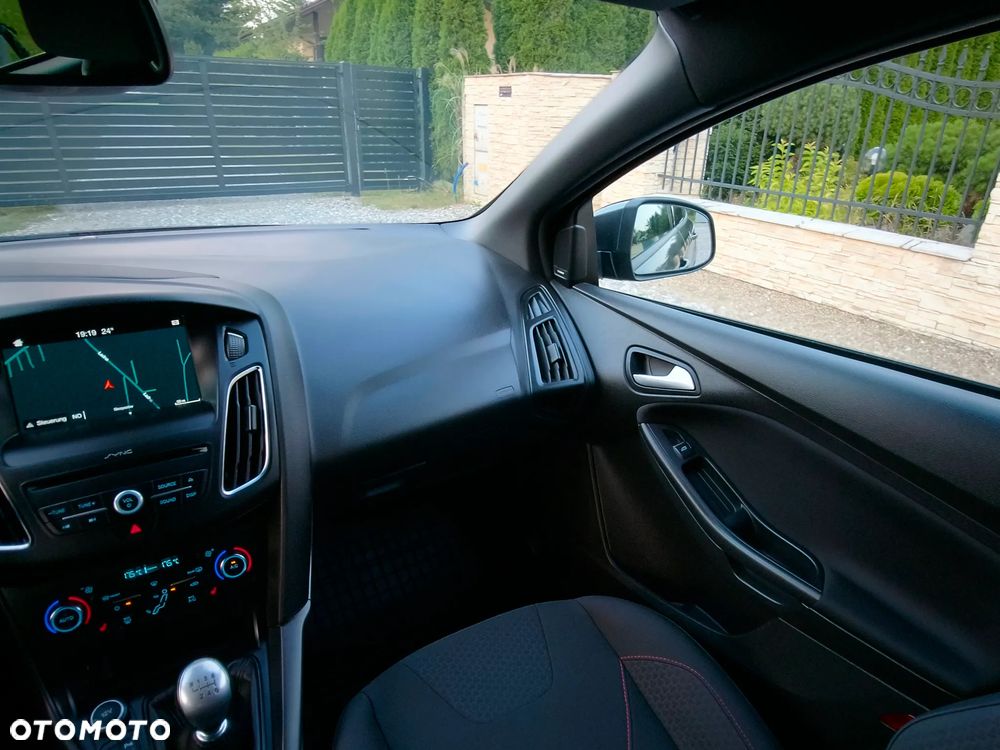 Ford Focus 1.0 EcoBoost ST-Line - 30