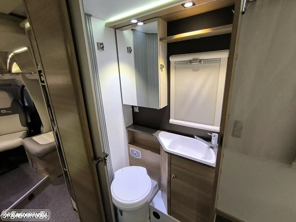 Adria Matrix M670SC 50 Anos 5lugares Cama central e basculante - 29