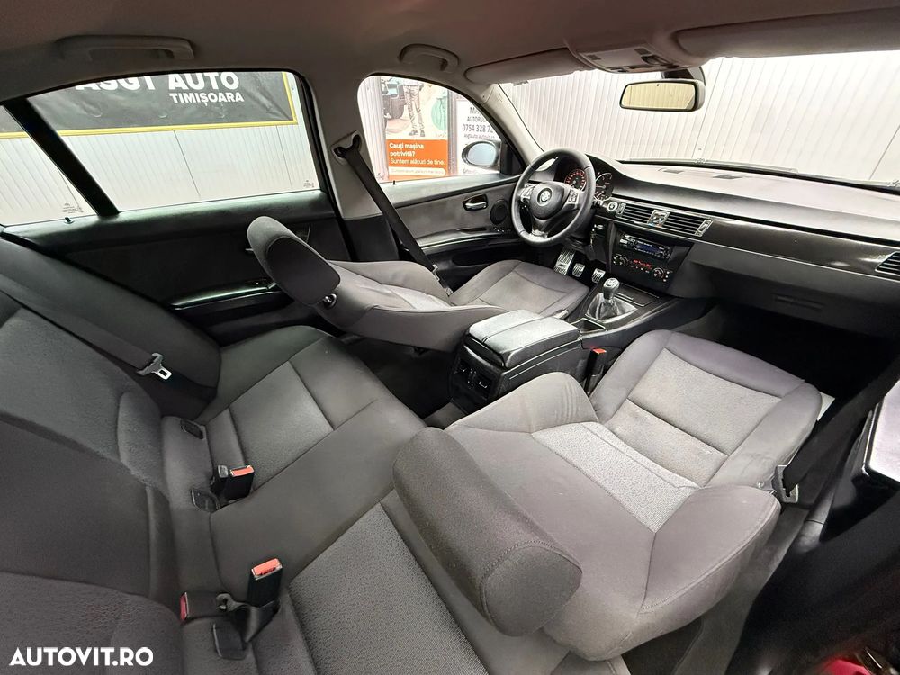 BMW Seria 3 320d Touring - 15