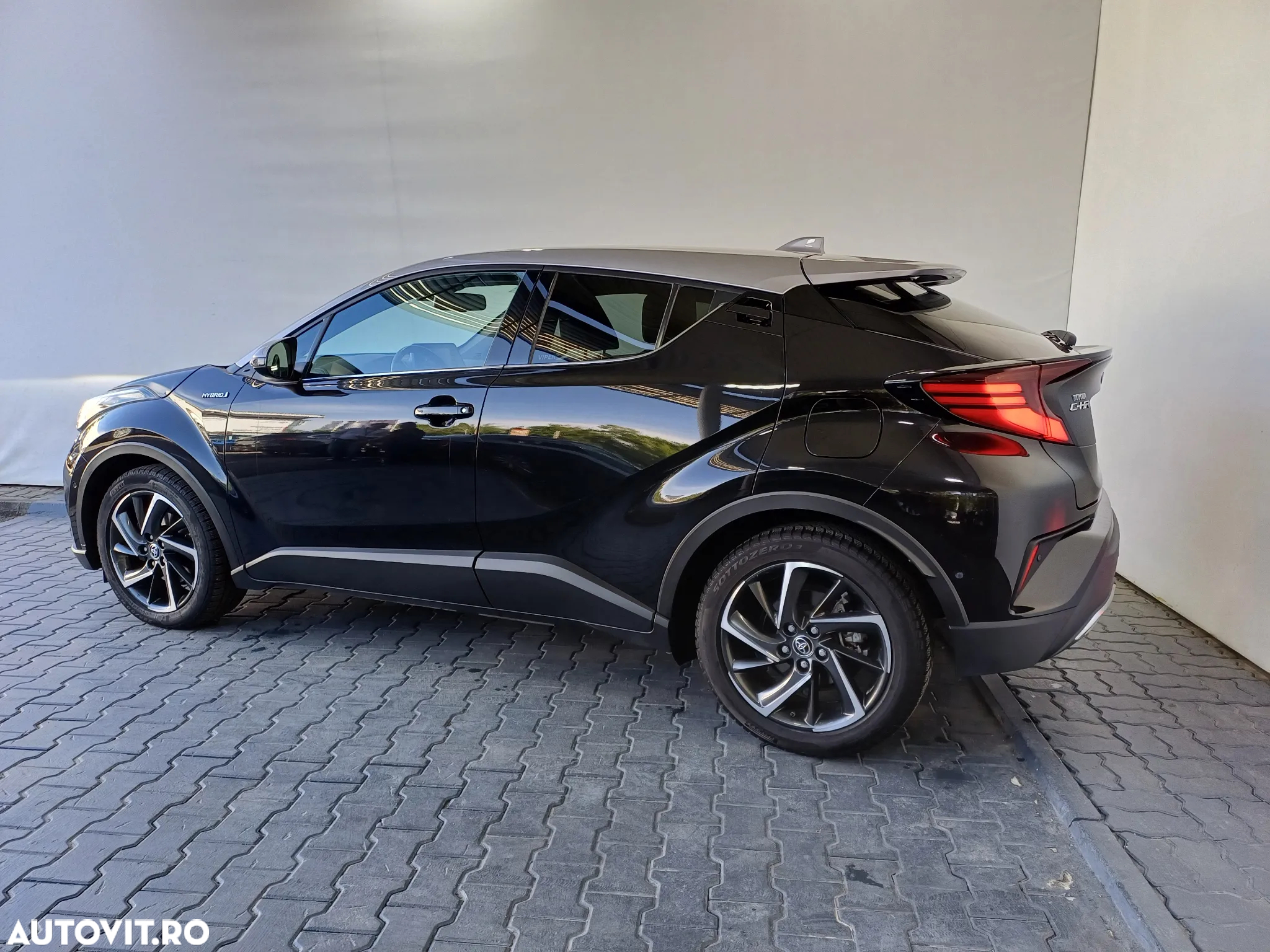Toyota C-HR 2.0 HSD 184 CP 4x2 CVT Classy Bi-Tone - 3