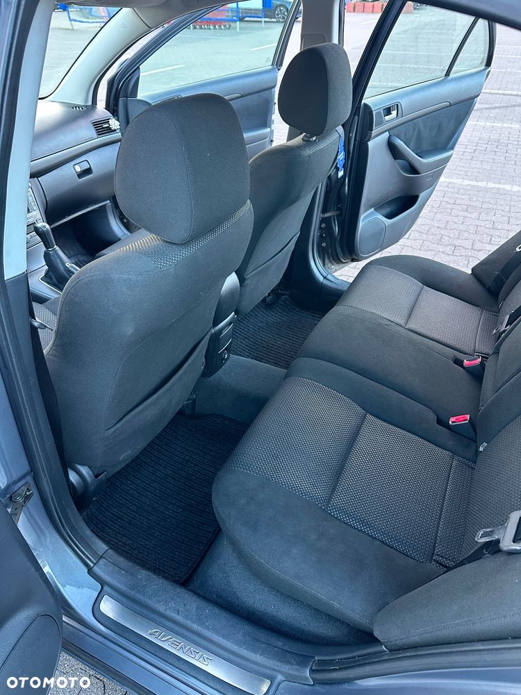 Toyota Avensis 1.8 VVT-i Luna - 8