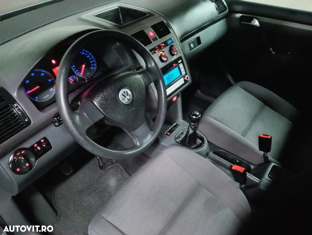 Volkswagen Touran 1.9 TDI DPF Blue Motion Trendline - 6