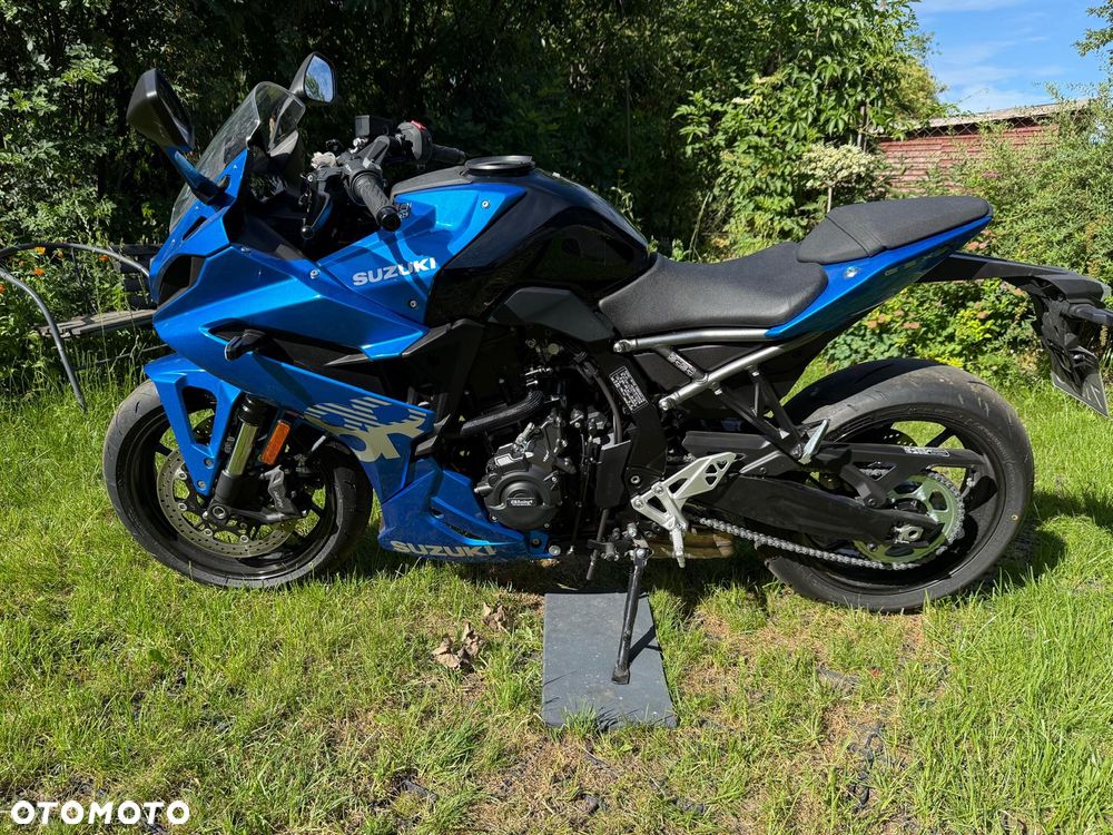 Suzuki GSX-R - 4