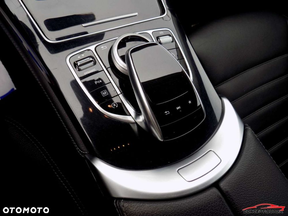 Mercedes-Benz GLC - 33