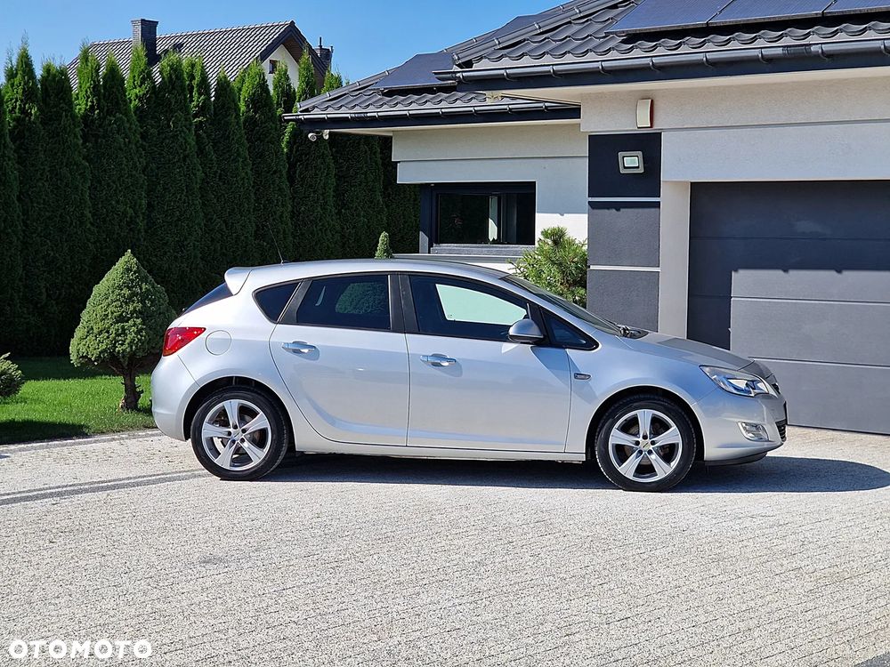 Opel Astra 1.4 Turbo 150 Jahre - 2