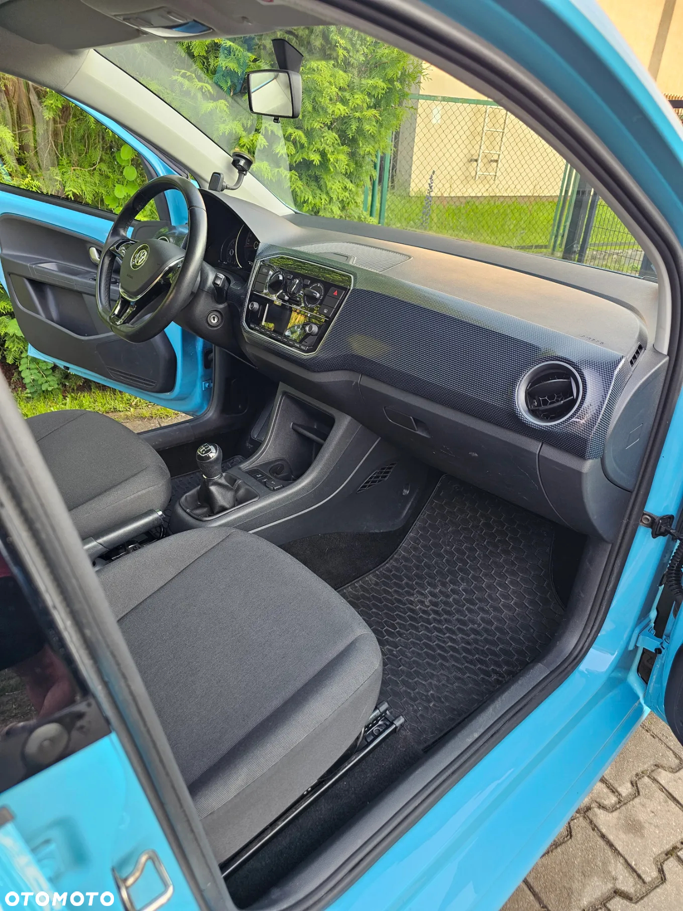 Volkswagen up! 1.0 high - 12