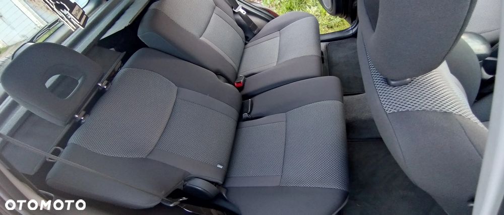 Toyota RAV4 2.0 VVT-i 4x4 - 26