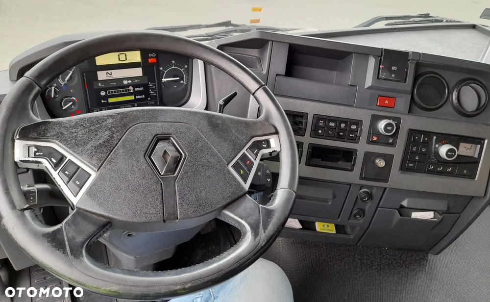 Renault T HD001 - 8