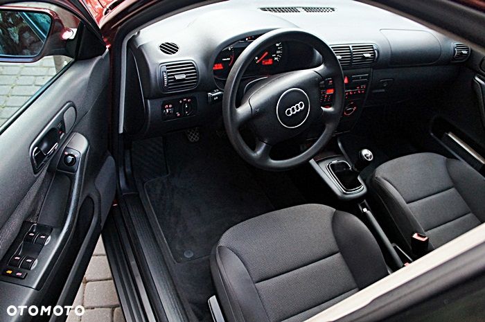 Audi A3 Sportback 1.8 Attraction - 4