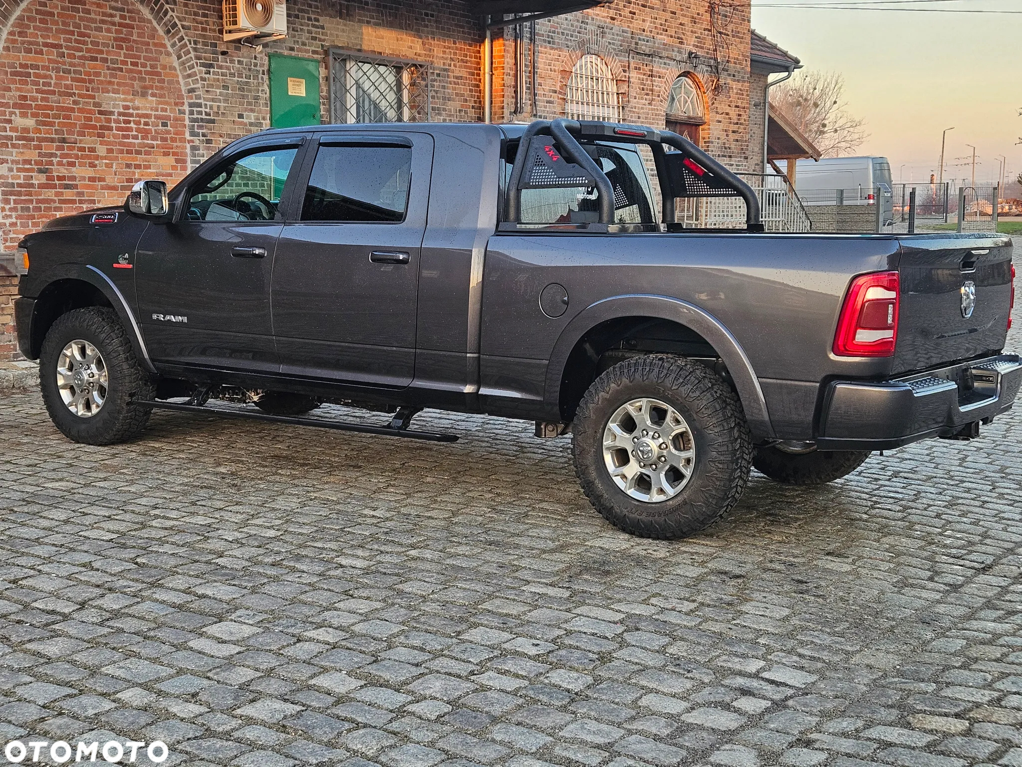Dodge RAM - 6