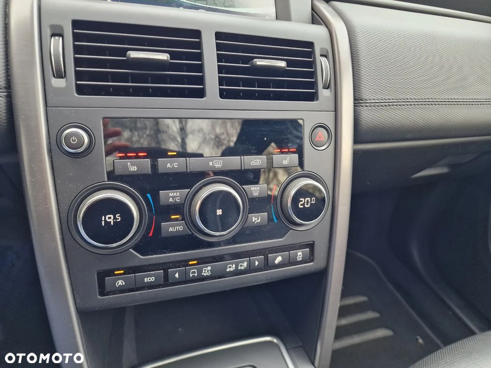 Land Rover Discovery Sport 2.0 D180 R-Dynamic HSE - 24