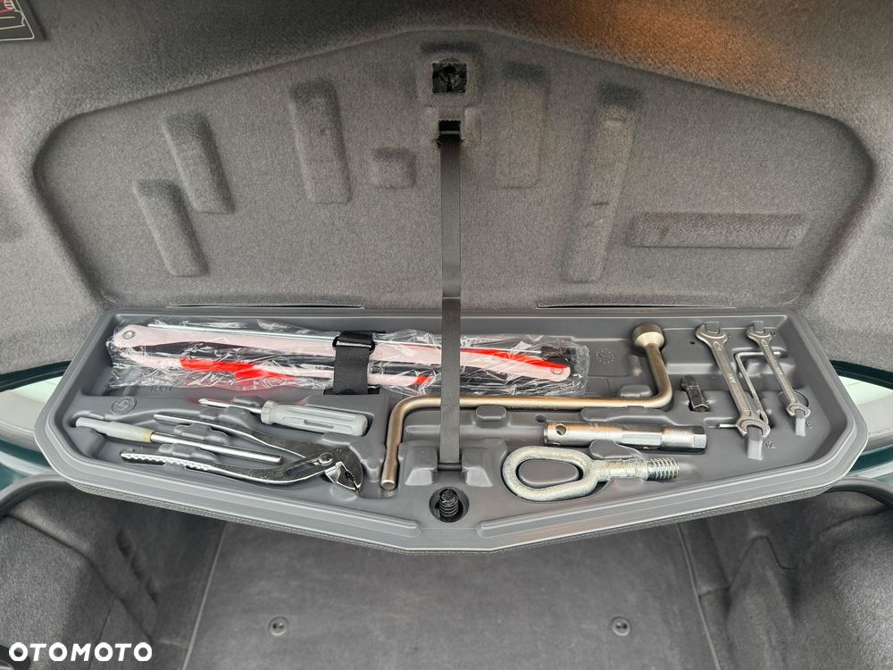 BMW Seria 7 750iL - 35