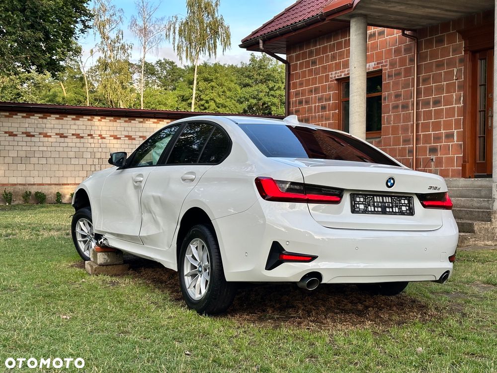 BMW Seria 3 318d - 5