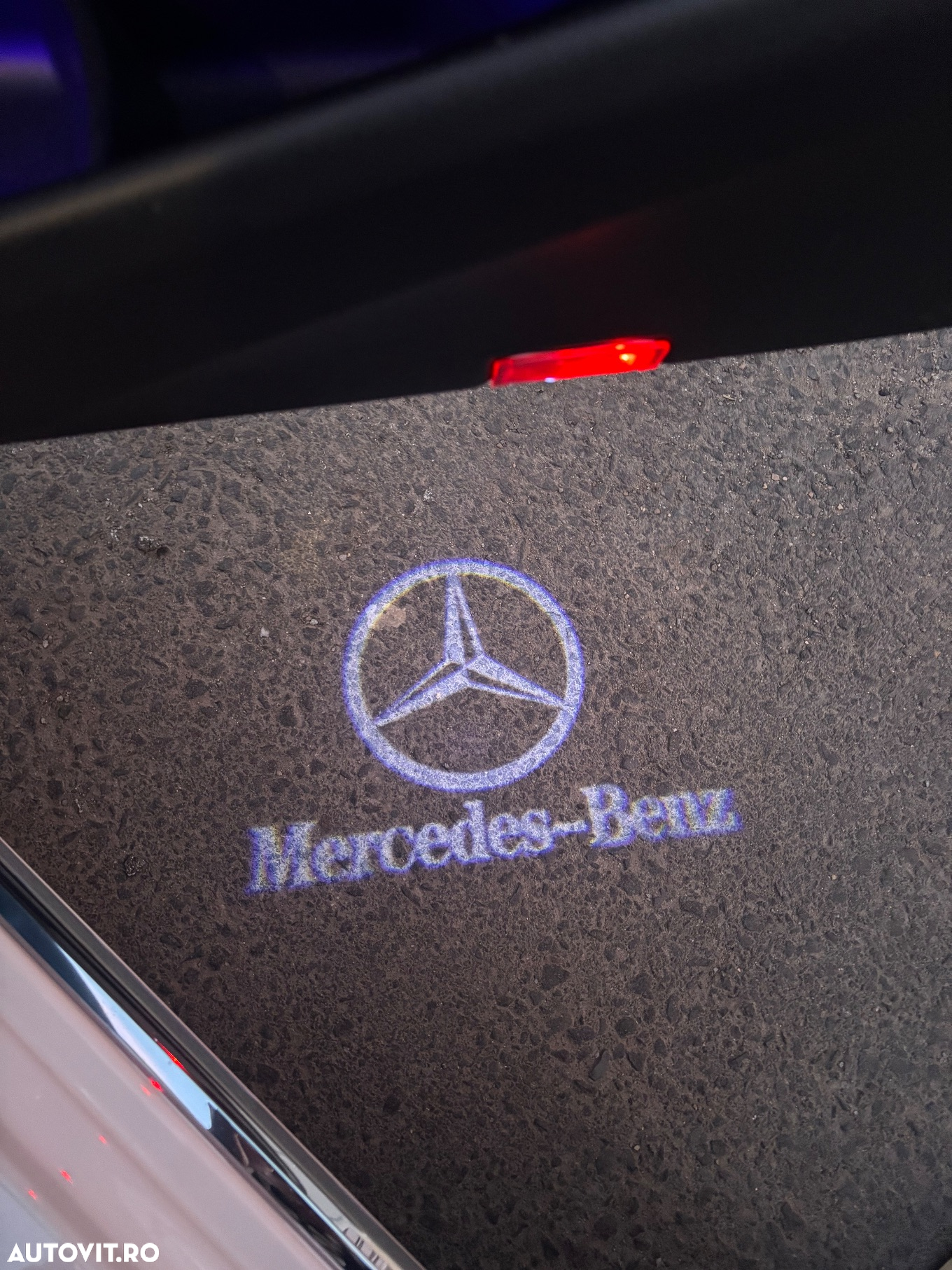 Mercedes-Benz E 220 d 4Matic 9G-TRONIC - 31