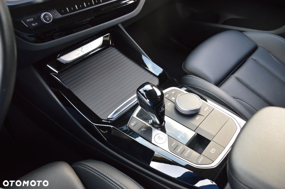 BMW X3 sDrive18d xLine sport - 16