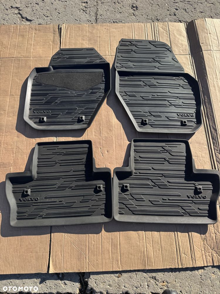 Oryginalne dywaniki volvo v60,s60  2010 do 2017 - 1