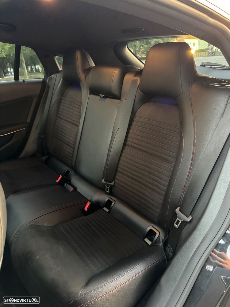 Mercedes-Benz CLA 220 d Shooting Brake AMG Line Aut. - 43