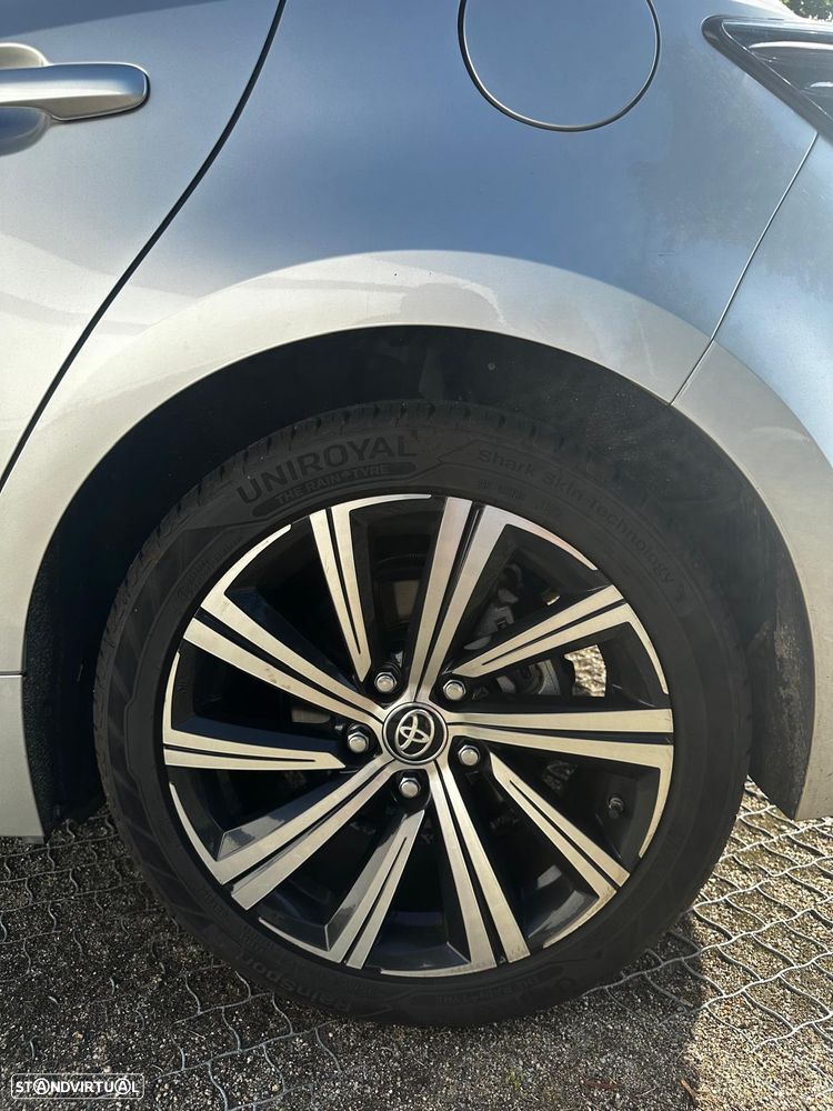Toyota Corolla 1.8 Hybrid Square Collection - 3