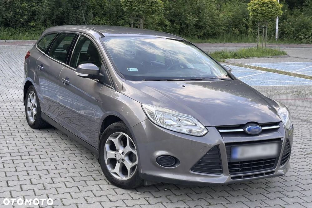 Ford Focus 1.6 Ambiente Start - 2