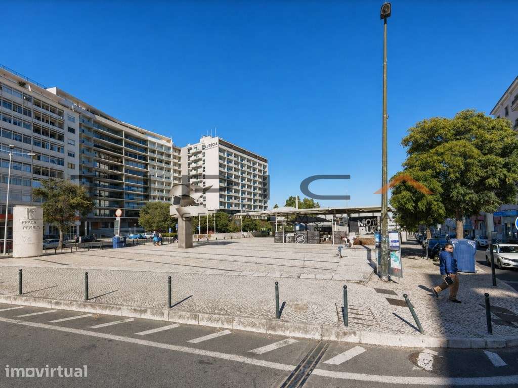 Espaço comercial com uma localização estratégica junto à Estação de... - Grande imagem: 2/6