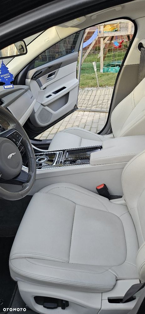 Jaguar XF 3.0 V6 Prestige - 19