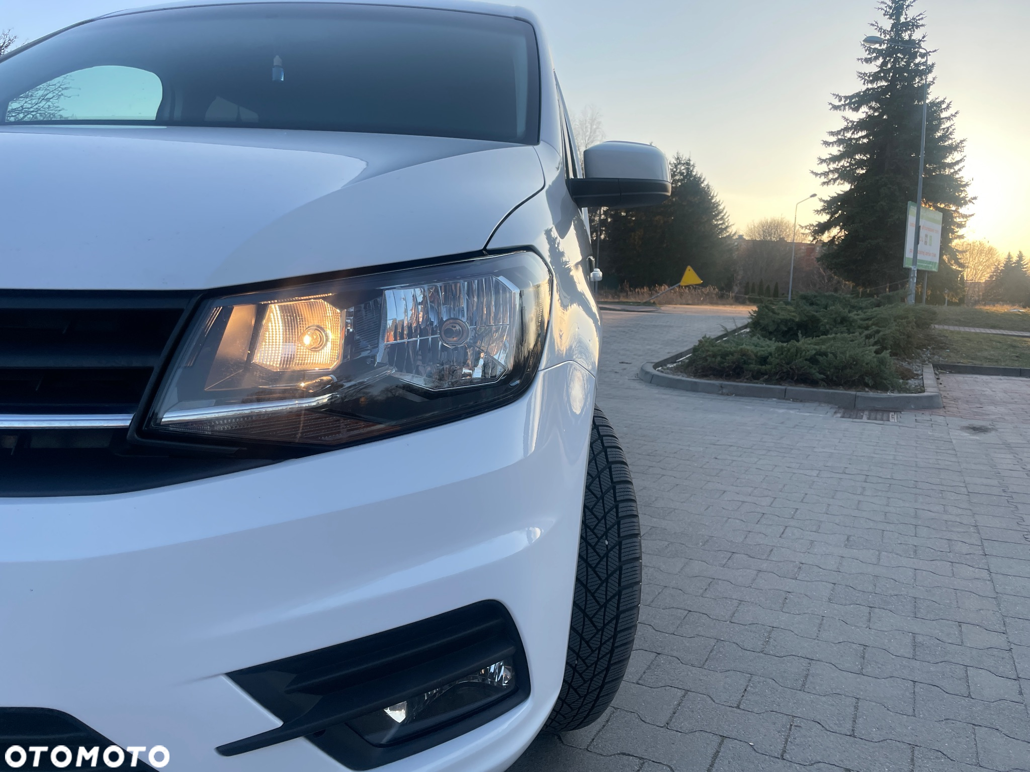 Volkswagen Caddy 2.0 TDI (5-Si.) Trendline Blue Motion - 4