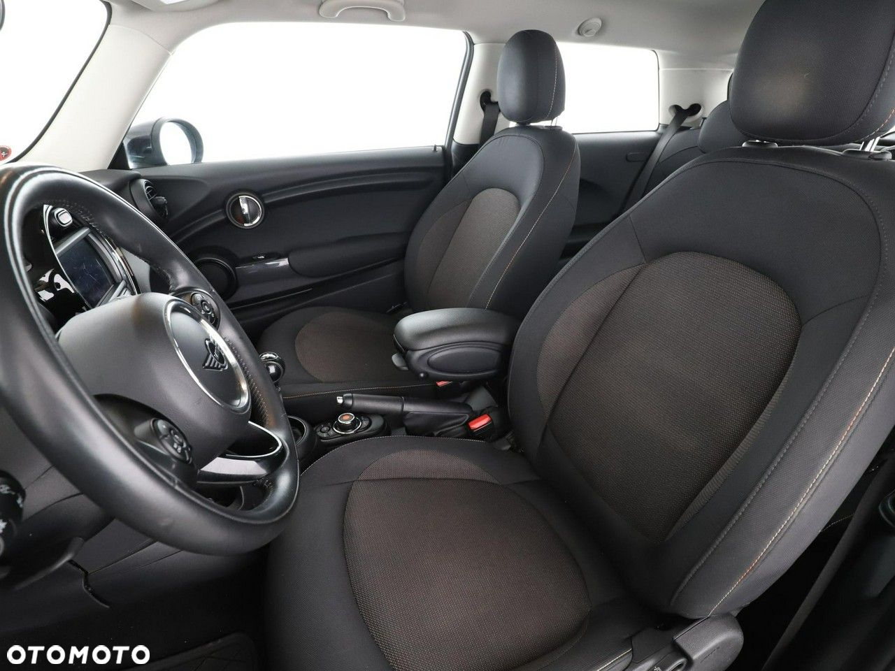 MINI Cooper Standard - 13