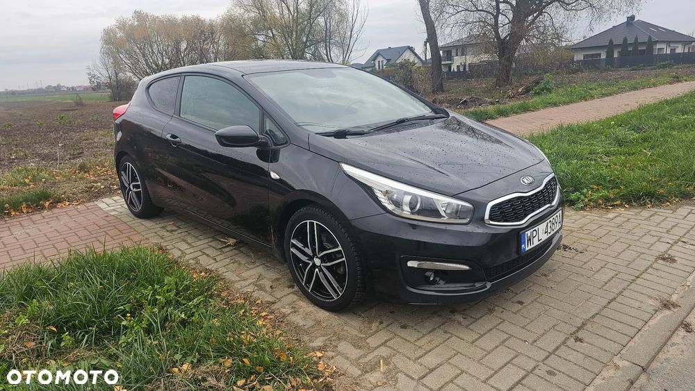 Kia Ceed 1.4 CVVT Dream Team Edition - 1