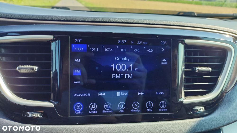 Chrysler Pacifica - 18
