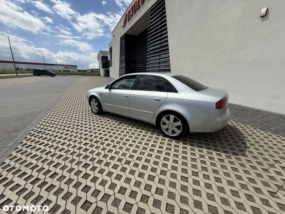 Audi A4 Limousine - 2