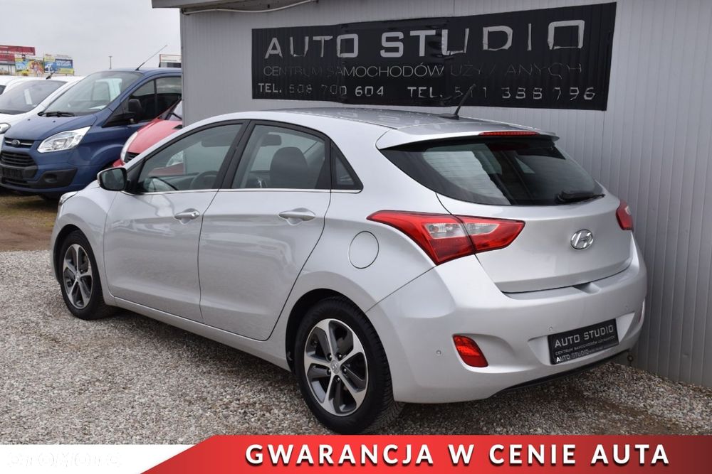 Hyundai i30 1.6 CRDi Fifa World Cup Edition - 3