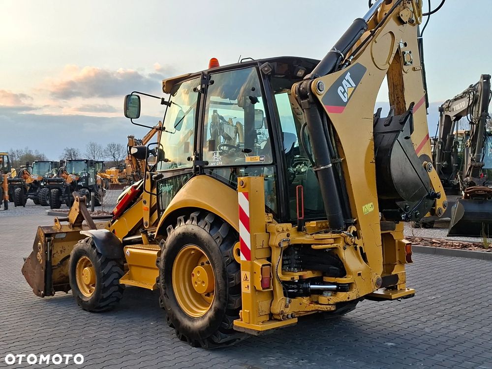 Caterpillar CAT 432E Premier - 12