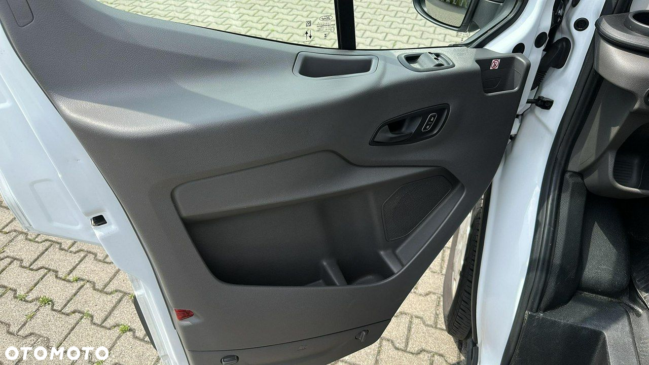 Ford Transit - 12