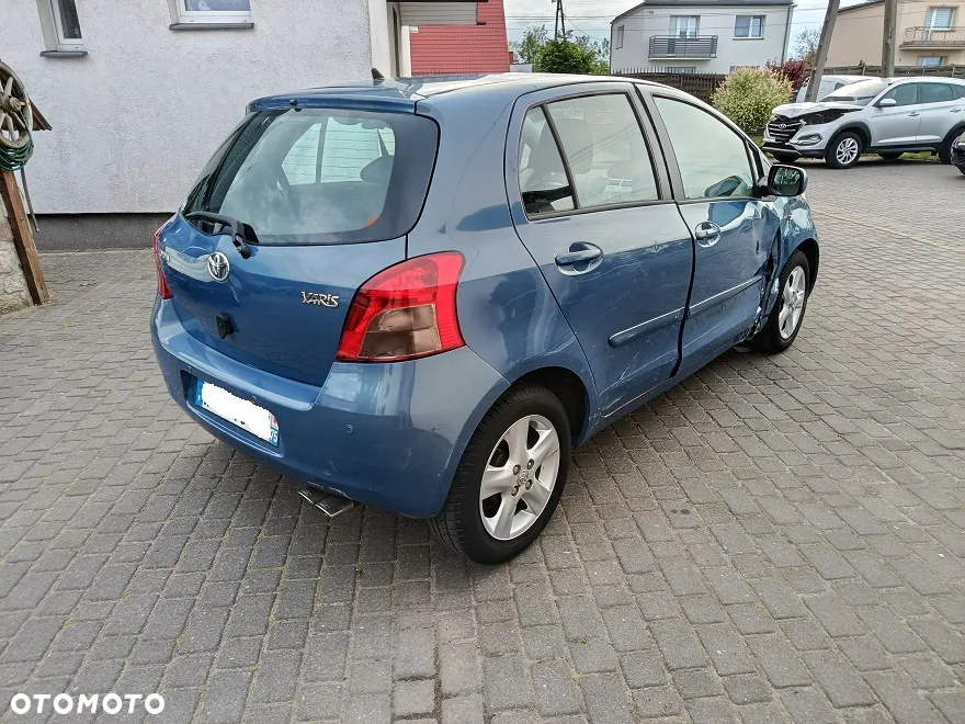 Toyota Yaris - 5