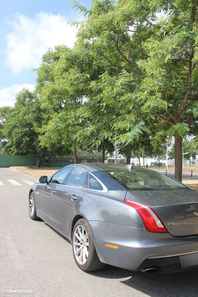 Jaguar XJ 3.0 D V6 Luxury - 4