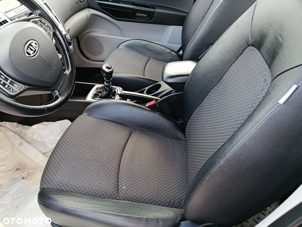 Kia Ceed - 22