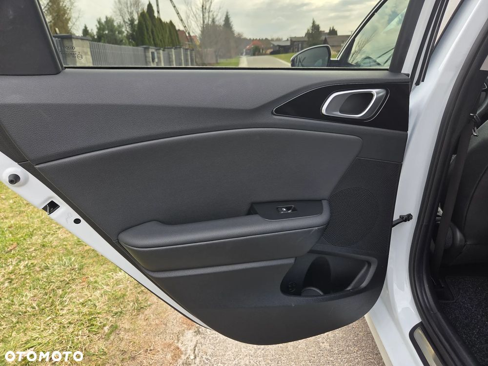 Kia Ceed 1.6 GDI PHEV L DCT - 23