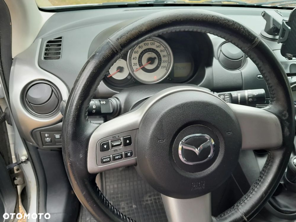 Mazda 2 - 9