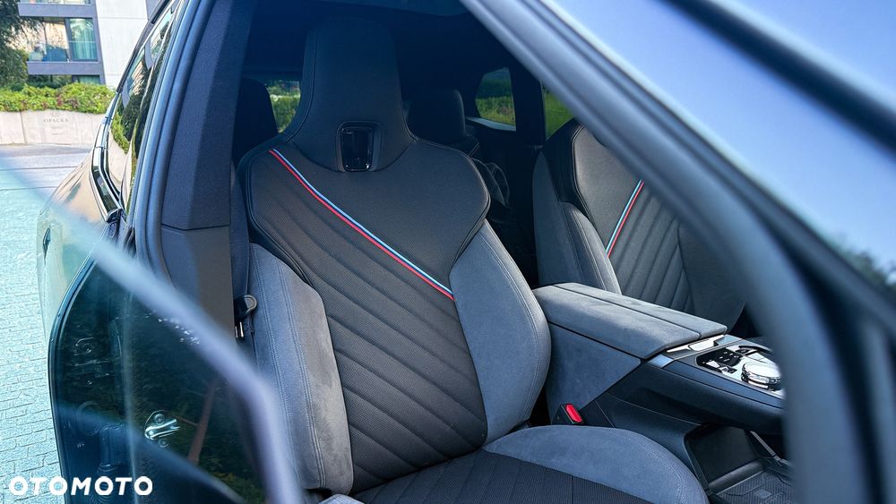 BMW iX - 27