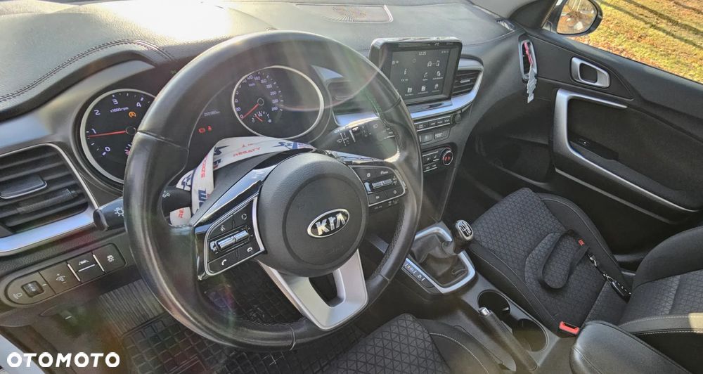 Kia Ceed 1.6 CRDi SCR M - 6
