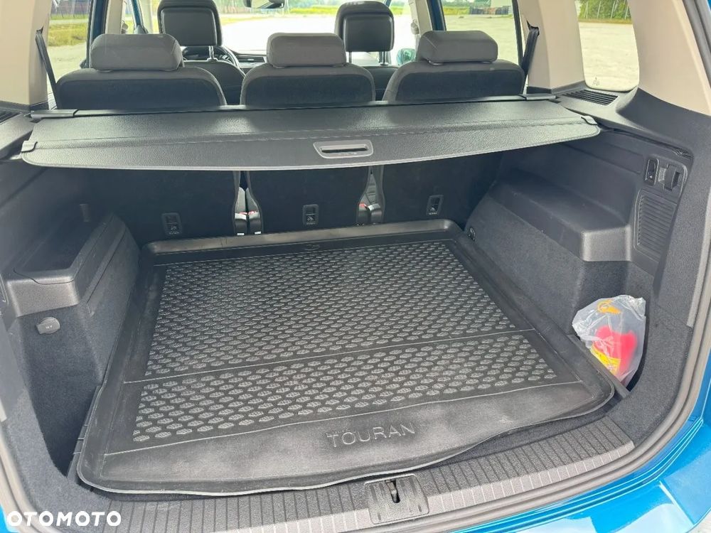 Volkswagen Touran - 13