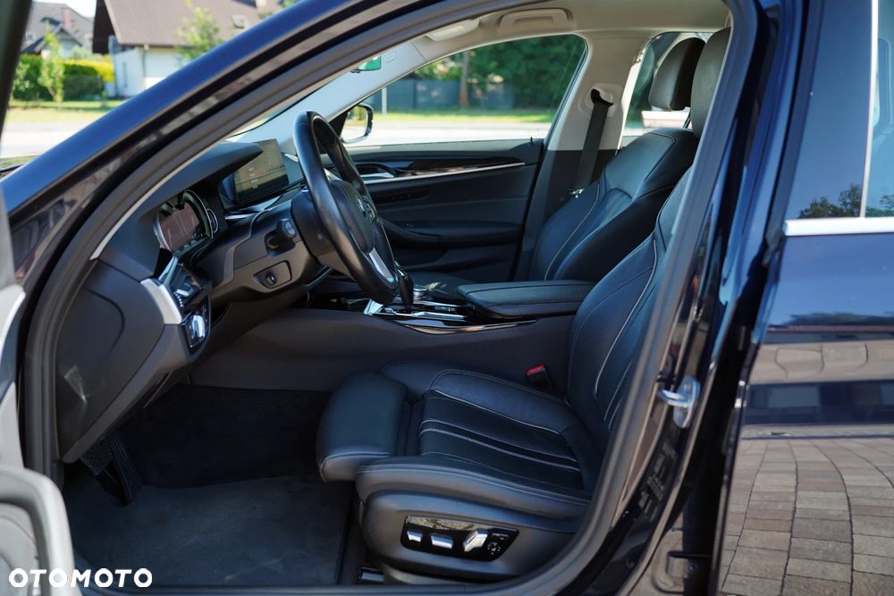 BMW Seria 5 520d Sport Line - 18