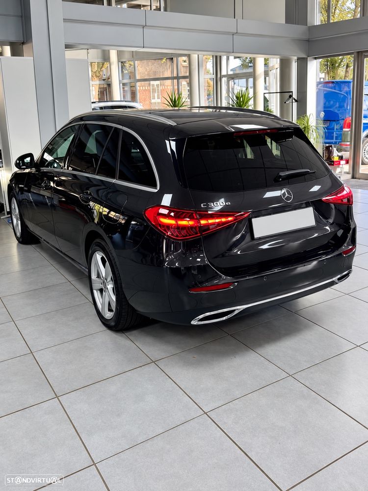 Mercedes-Benz C 300 2024 photo 3