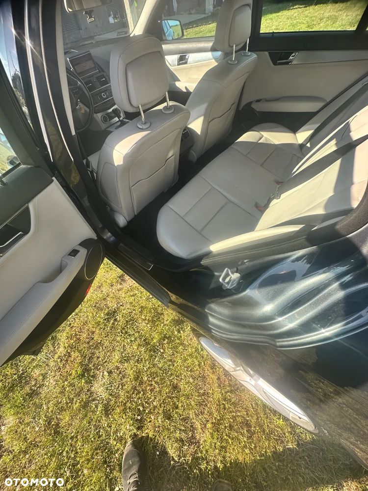 Mercedes-Benz Klasa C 250 CDI BlueEff Avantgarde 4-Matic - 14