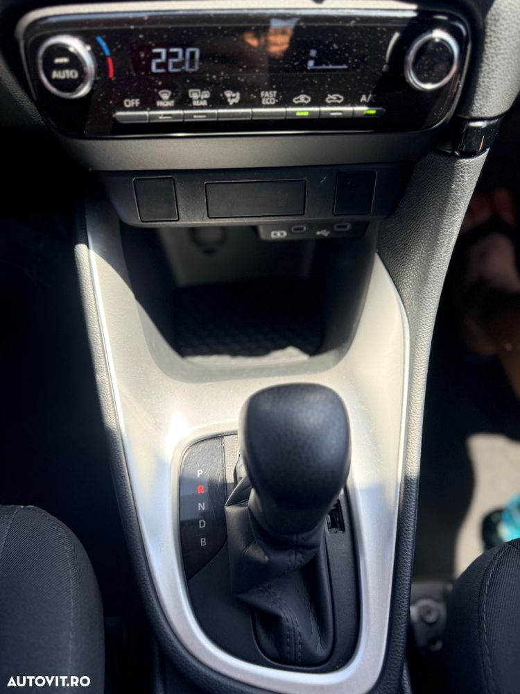 TOYOTA Yaris 2024 — imagine 6